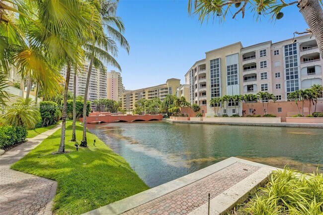 Building Photo - 715 Crandon Blvd