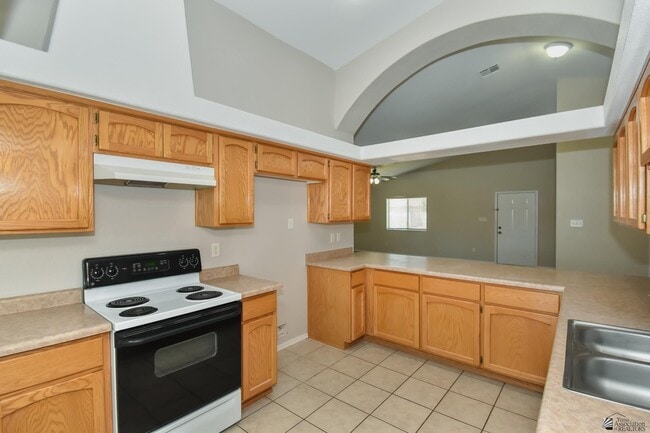 Building Photo - 1705 S 45th Dr