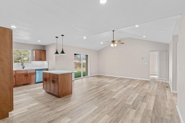 Building Photo - 41 Whitley Ln