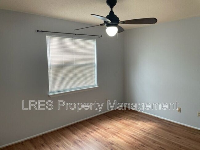 Building Photo - 4587 Lighthouse Cir