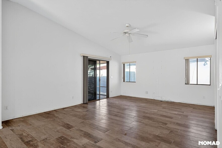 Building Photo - 4660 S Valley Rd