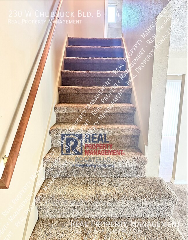 Building Photo - 230 W Chubbuck Rd