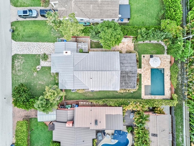 Building Photo - 510 NE 8th Ave