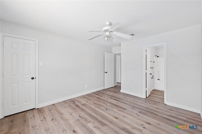 Building Photo - 107 Cedargrove