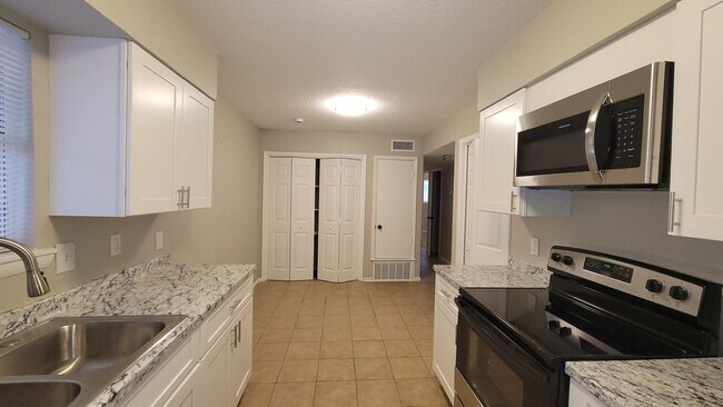 Building Photo - Lovely 2 bedroom apartment in Balcones Heights