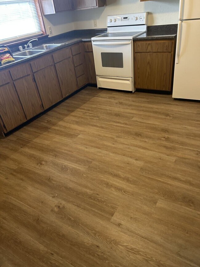 Building Photo - Greenfield Apartments
