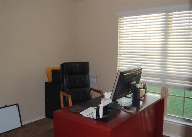 Building Photo - 2201 Liriope Ln