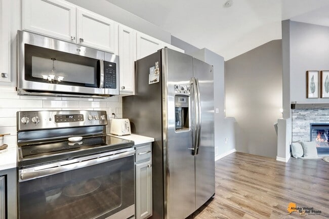 Building Photo - Stunning 3 Bedroom Home in East Anchorage with Garage