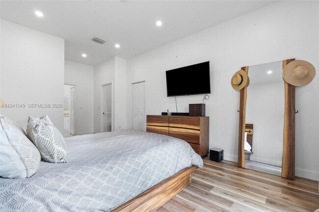 Building Photo - 2630 Dunwoodie Pl