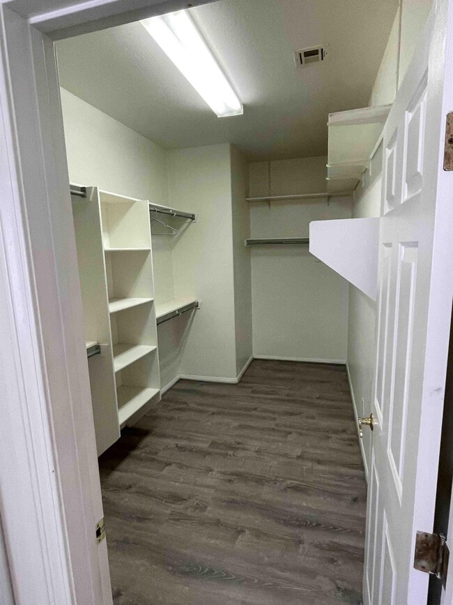 Building Photo - 8609 Highland View