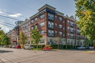 Building Photo - Awesome 1BE/1BA unit at Bristol West End!