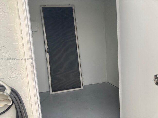 Building Photo - 1450 Springside Dr