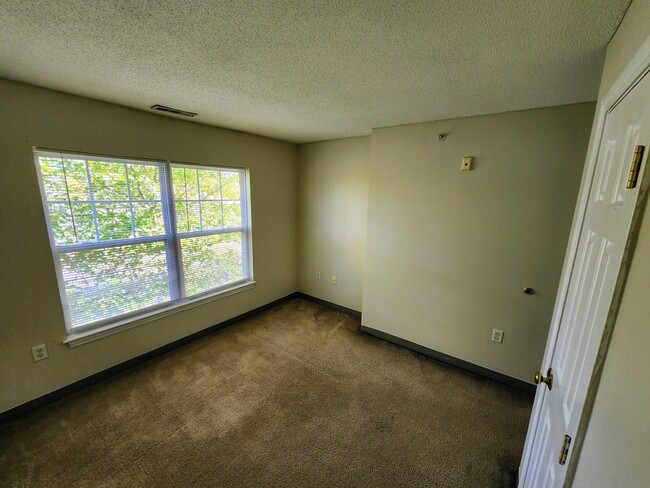 Building Photo - 104 Mill St