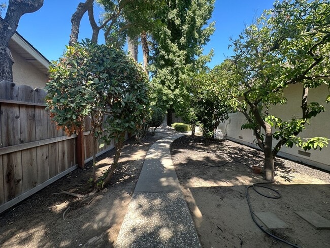 Building Photo - 2601 Bardolino Ln