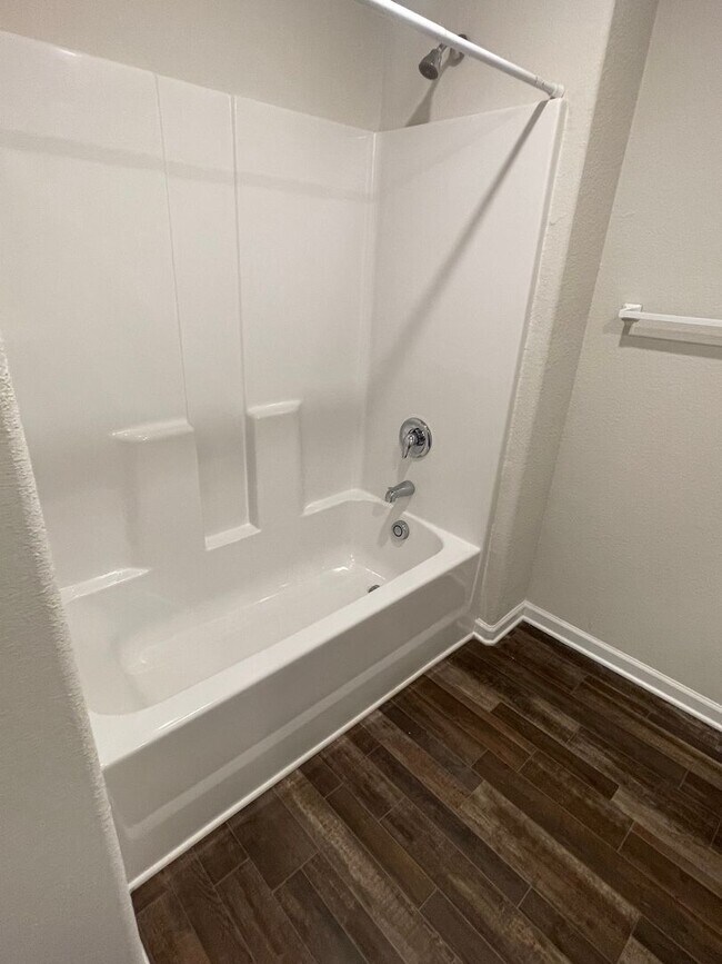 Building Photo - Charming 3-bedroom Single Family Home.