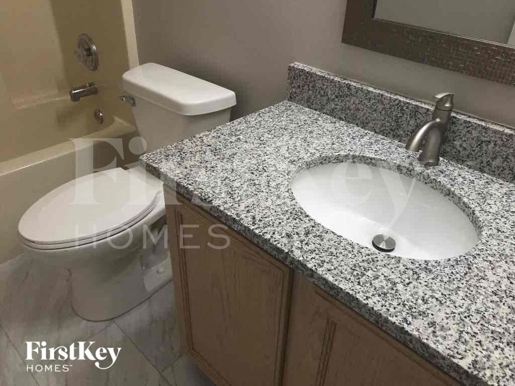 Building Photo - 4801 Greenburg Dr