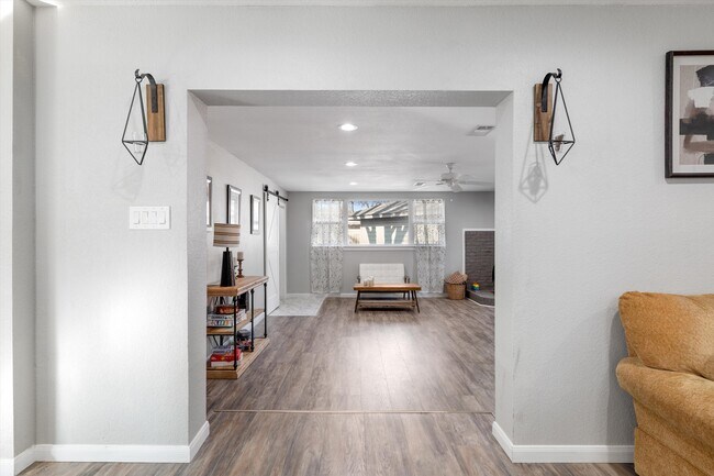 Building Photo - 2753 Larkspur Ln