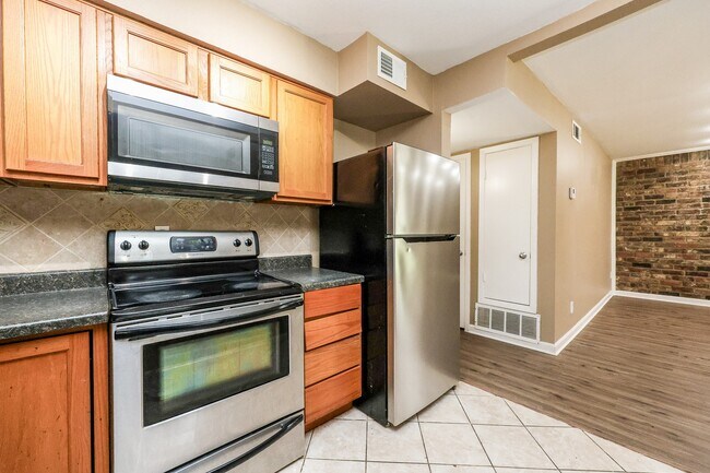 Building Photo - 8941 Gaylord Dr