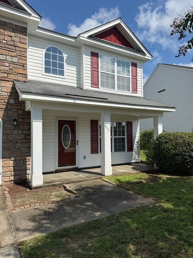 Building Photo - 433 Dukes Hill Rd
