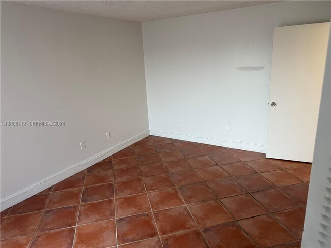 Building Photo - 1801 S Treasure Dr