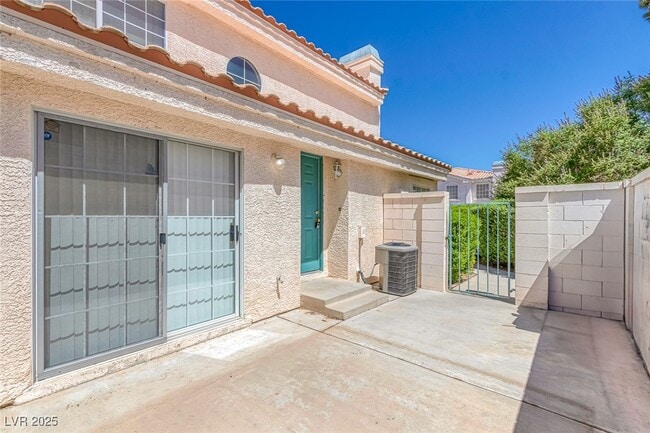 Building Photo - 8027 Teresita Ave