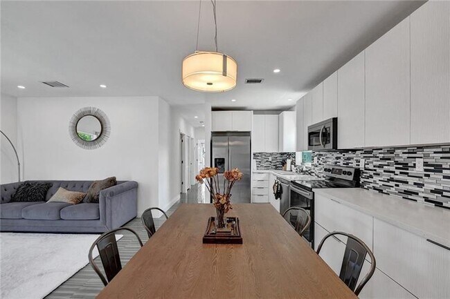 Building Photo - 1732 NE 173rd St