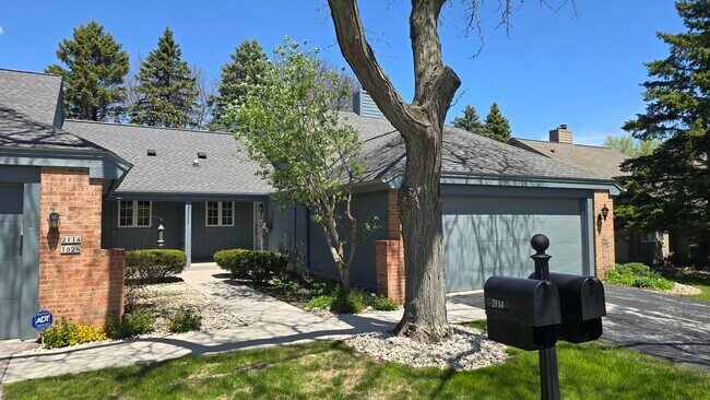 Primary Photo - 2112 Quincy Ct