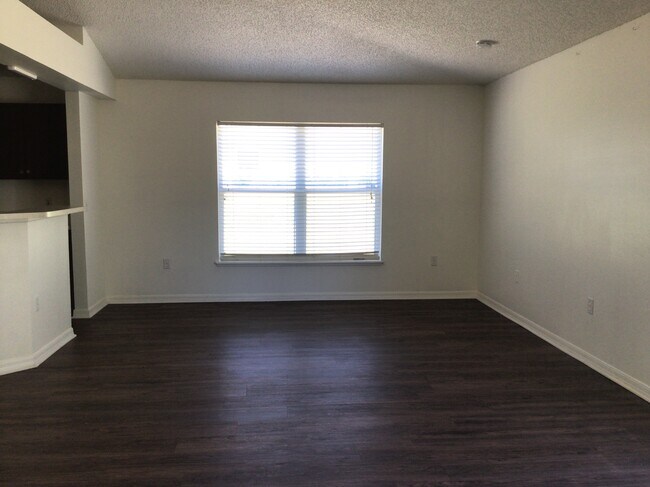 Building Photo - 16019 Horizon Court