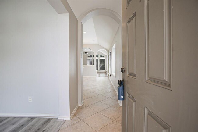 Building Photo - 27522 Gatlin Ln