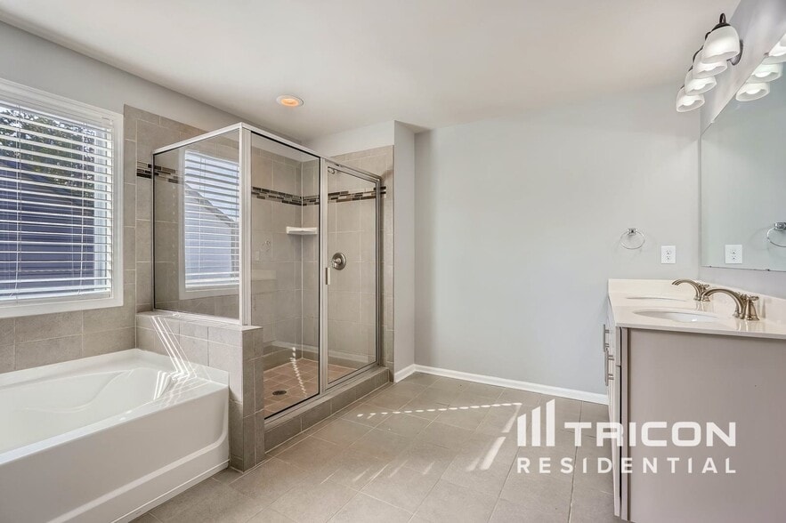 Building Photo - 5928 Wolf Creek Dr