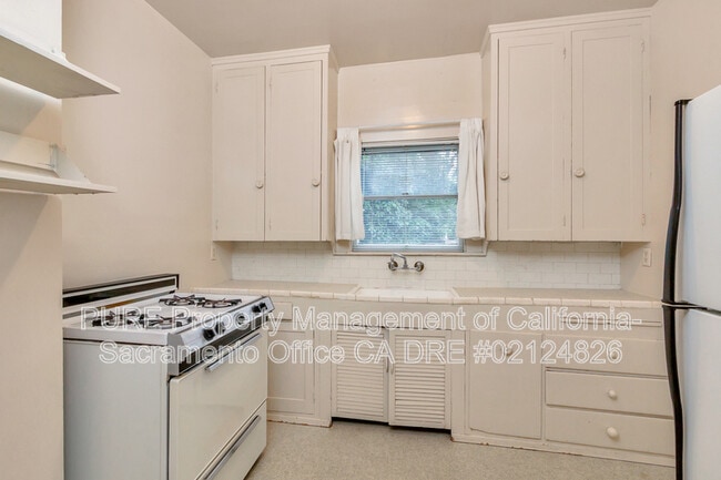 Building Photo - 816 22nd St