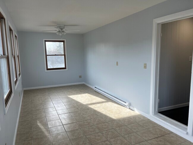 Building Photo - 263 S Cherry St