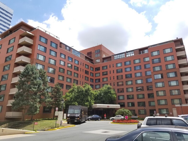 Building Photo - 1021 Arlington Blvd