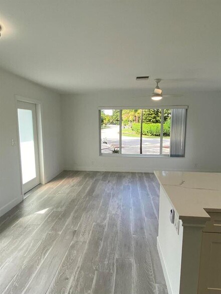 Building Photo - 1730 NE 56th Ct