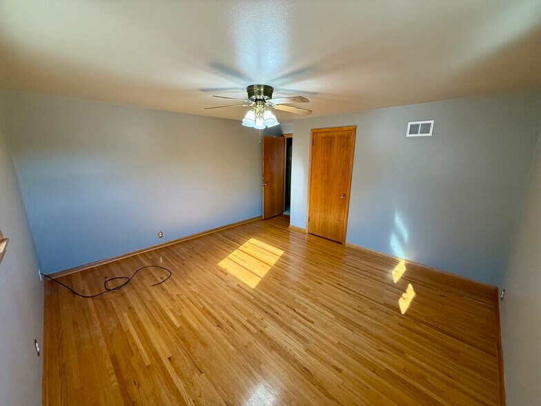 Building Photo - 5403 Pleasant Ave