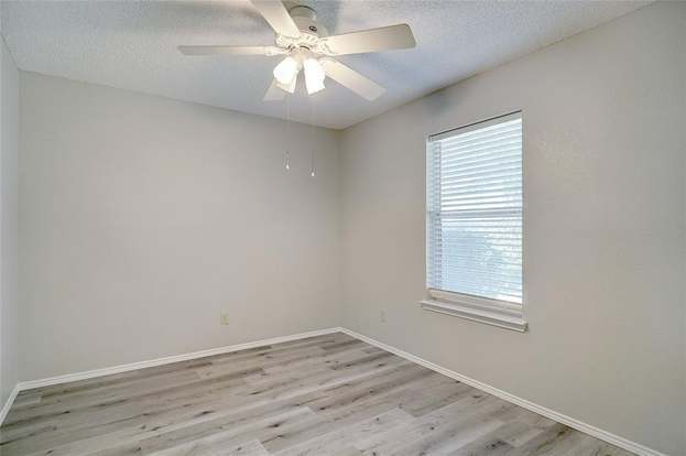 Building Photo - 215 Colt Ln