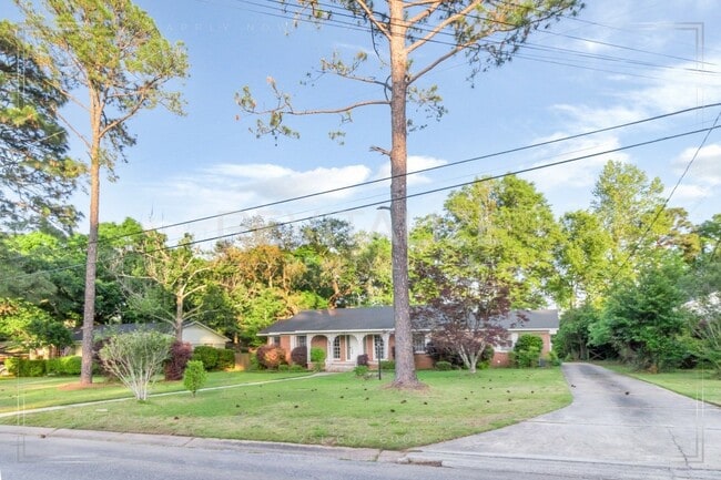 Building Photo - Charming Brick Ranch with Modern Comforts in Mobile!