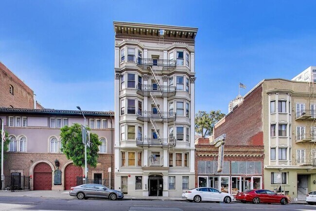 Building Photo - 860 Bush St