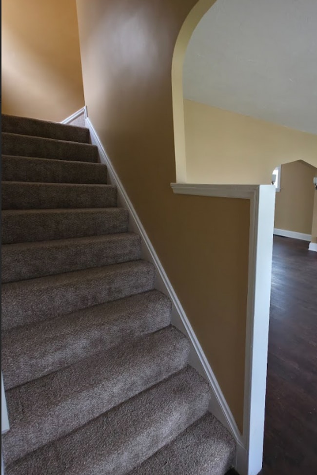 Building Photo - Single Family Home 3 beds 1 bath Available Now!