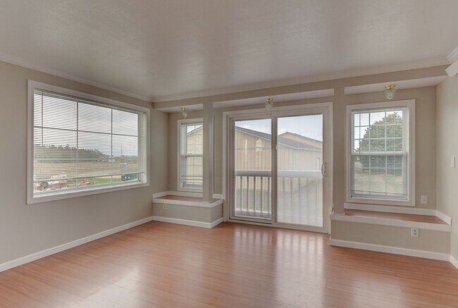 Building Photo - 3 Bed 2 Bath Country living (Landscaping I...