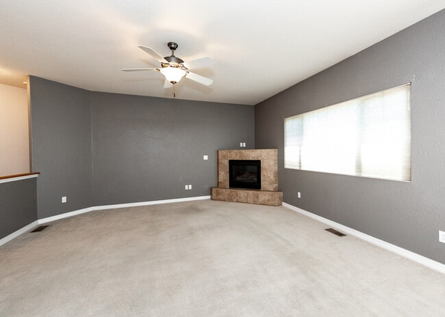 Building Photo - 5607 University Village View