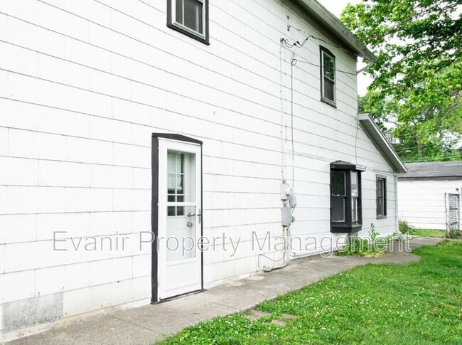 Building Photo - 126 N Walnut St