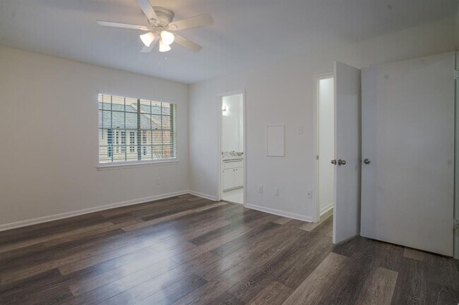 Building Photo - 6404 Olympia Dr