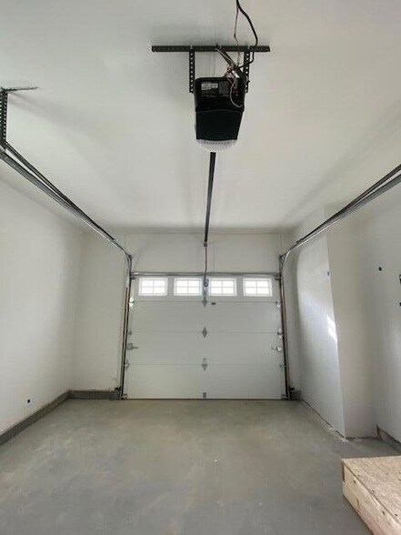 Building Photo - 1 Beach Plum Path