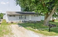 Building Photo - Pet Friendly! Recently Renovated! Washer & Dryer Hookups!