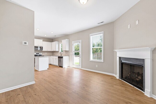 Building Photo - Modern 3BR/2.5BA Home with Open Layout – W...