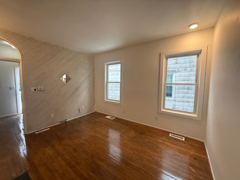 Building Photo - 32 Garner St