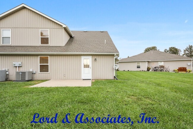 Building Photo - Two story, 3 Bdrm., 2 Bath Grain Valley