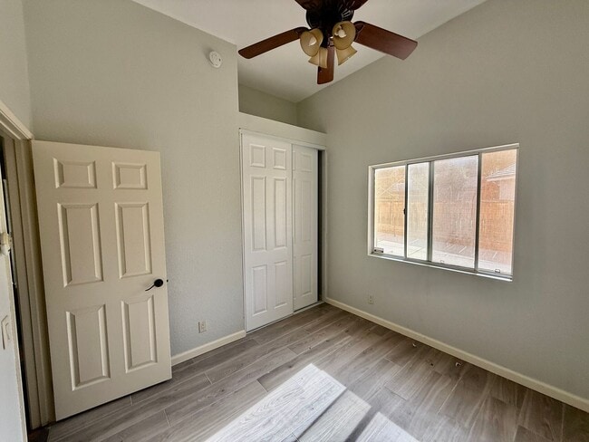 Building Photo - Nice Single Story Home