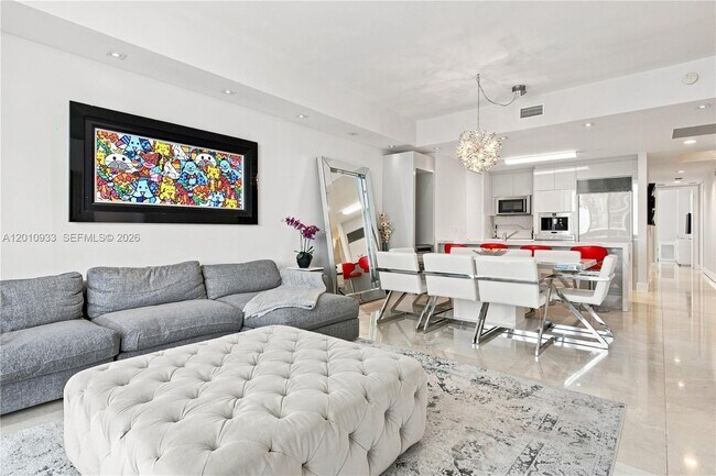 Building Photo - 15811 Collins Ave